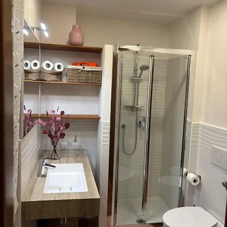 Gina's House Trastevere Station * ローマ