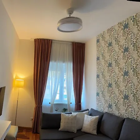 Gina's House Trastevere Station ローマ